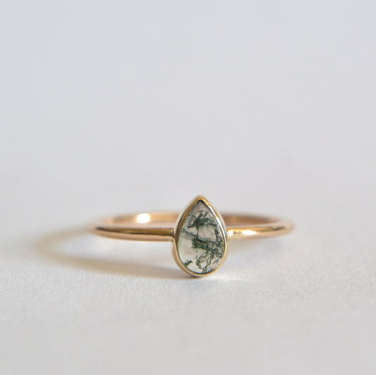 14k Pear Moss Agate Ring