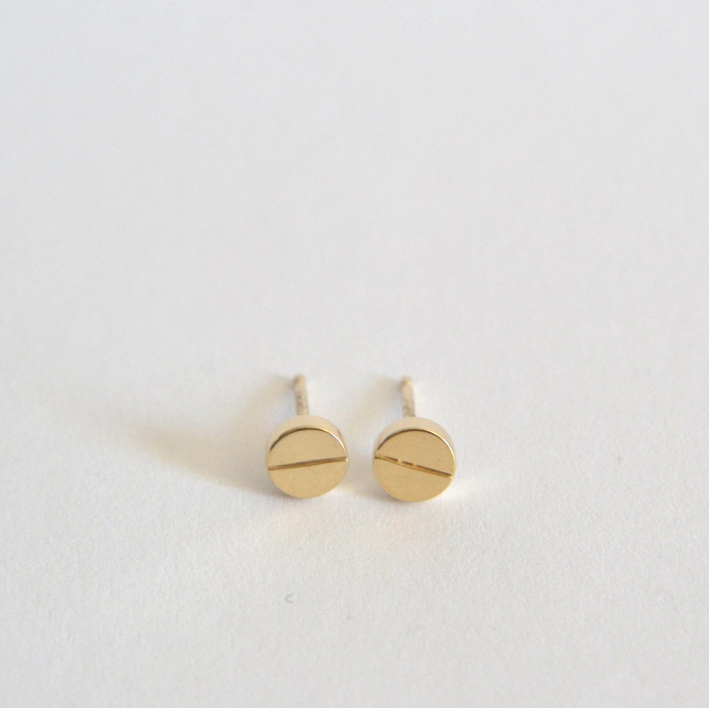 14k screw stud earrings