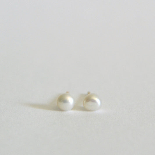 14k pearl stud earrings