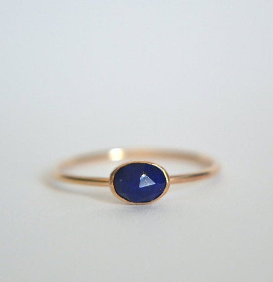 Oval lapis lazuli ring