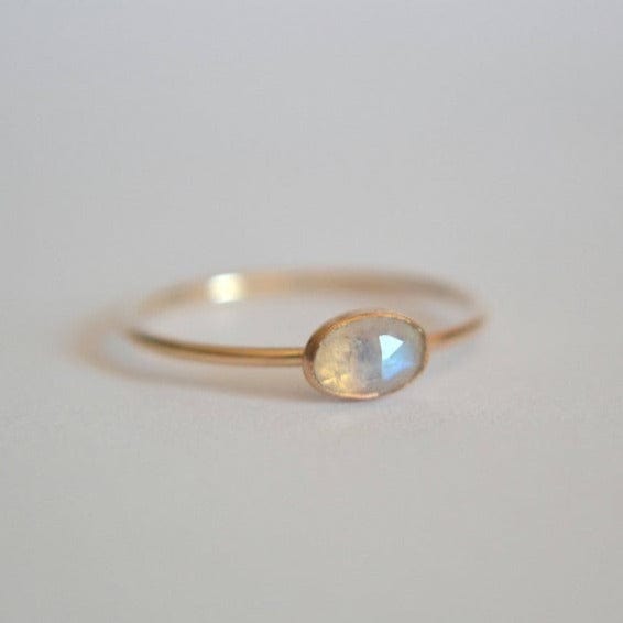 14k Oval Moonstone Ring