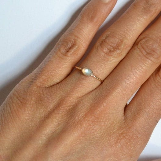 14k Oval Moonstone Ring