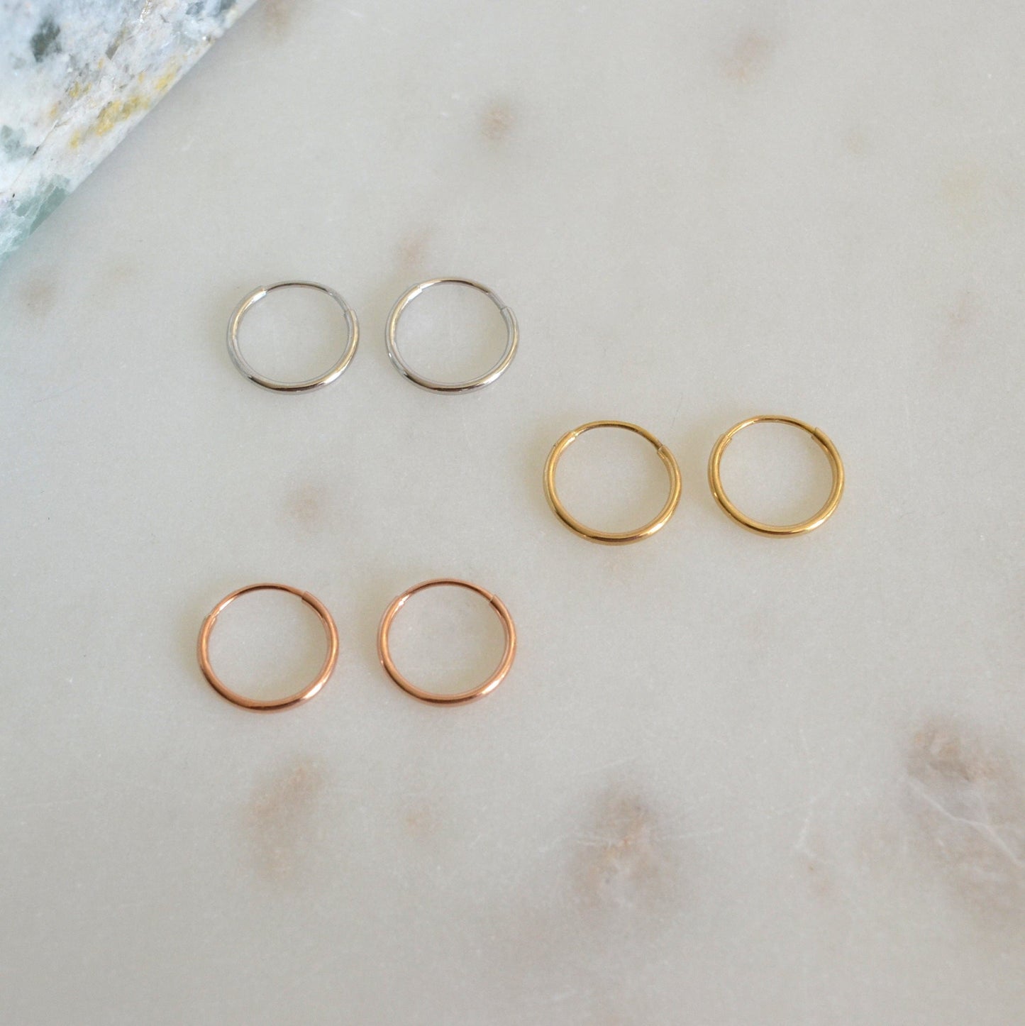 14k Endless Hoops